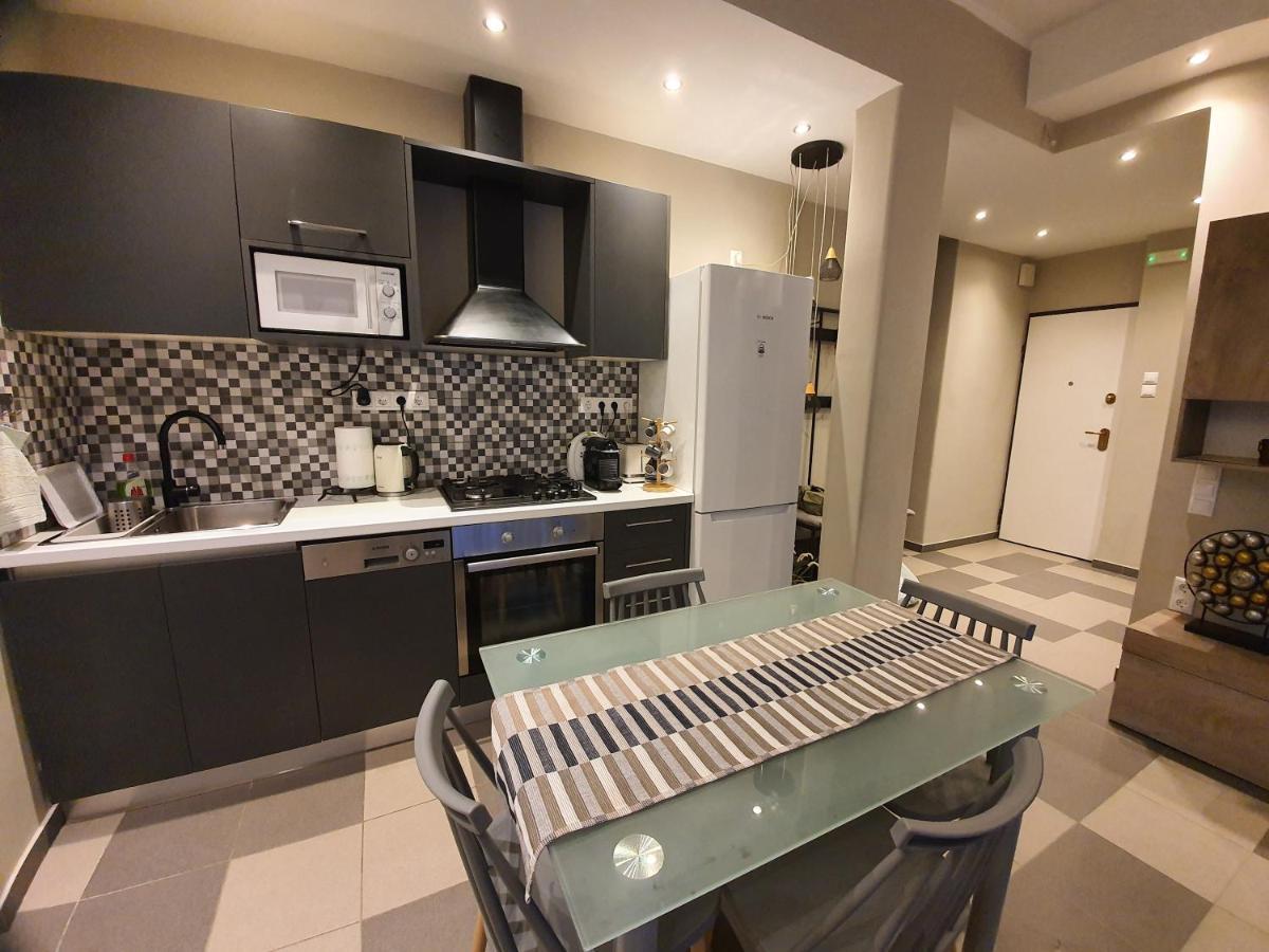 Lukas-2 B/R Luxurious Flat With Veranda Apartamento Atenas Exterior foto